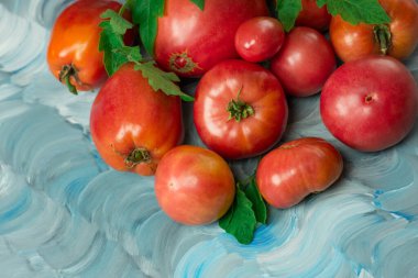 Domates çeşitlerinin adı Amethyst Jewel. Taze olgun pembe et domatesi. Domates öküzü kalbi.