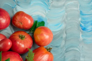 Domates çeşitlerinin adı Amethyst Jewel. Taze olgun pembe et domatesi. Domates öküzü kalbi. Yavaş yaşam tarzı