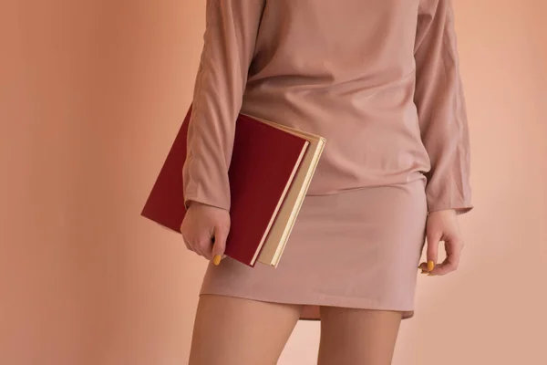 Portrait Student Holds Book Girl Dressed Casual Clothing Books Her — Stock Photo, Image