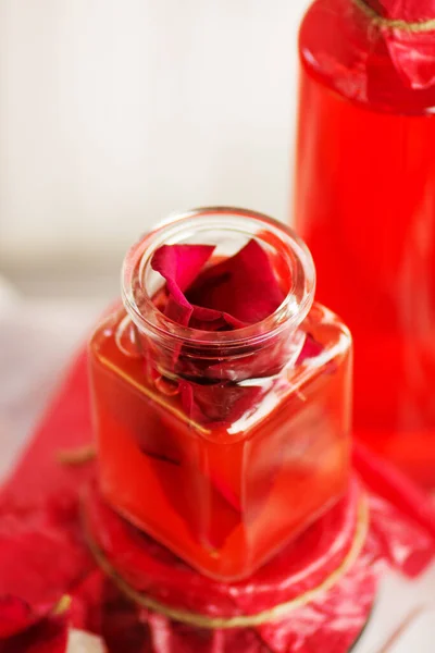 Água Rosas Perfumada Aroma Água Rosa Para Cuidados Com Pele — Fotografia de Stock