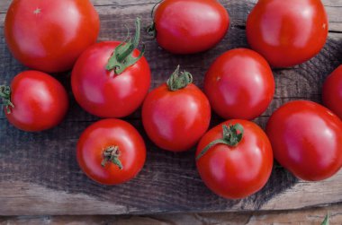 Üzümlü vişneli domates. Taze taze organik kiraz domatesleri.