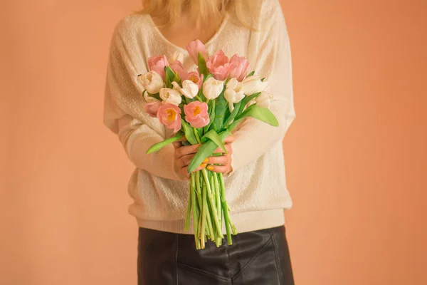 Portrait Beautiful Girl Dress Holding Tulip Bouquet — Stock Photo, Image