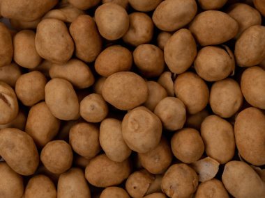 Fındıklı kraker, Japon fıstığı ya da Japon tarzı fıstık. Fıstık ezmesi, buğday unuyla kaplanıp kızartılmış.