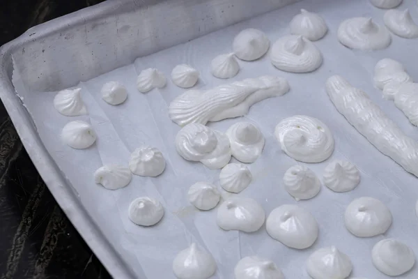 Zucht Zelfgemaakte Meringue Een Zoet Gemaakt Van Eiwit Suiker — Stockfoto