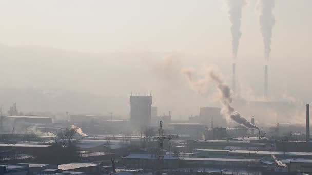 Fabrika Bacaları Karşı Güneş Kışın Duman Kötü Ekoloji — Stok video