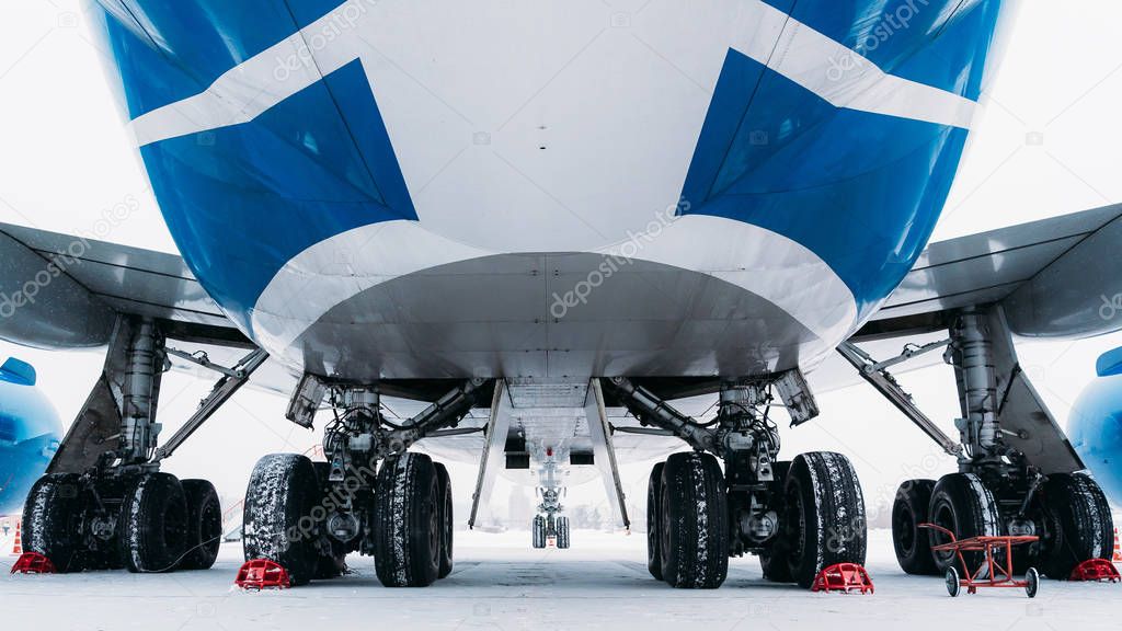 Chassis cargo aircraft Boeing 747. Airport In winter.