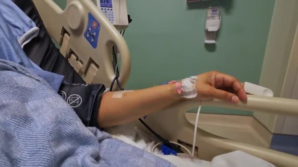 Μονάδα Εντατικής Θεραπείας Νοσοκομείου Ηλεκτρική Αντλία Σύριγγας Που Χορηγεί Μορφίνη — Αρχείο Βίντεο