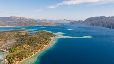 Mercan resifleri ile güzel archepilag. Filipin Adası, havadan görünüm