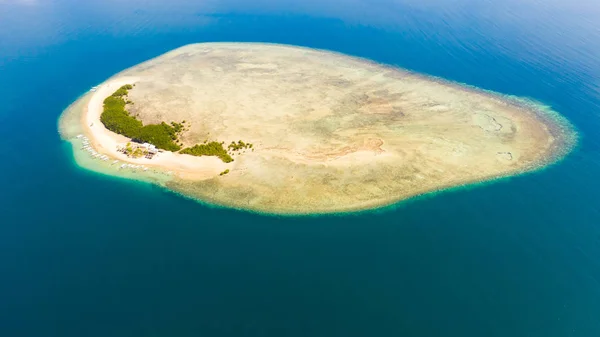 海星岛，普林萨港，巴拉望。在本田湾，巴拉望岛跳岛之旅. — 图库照片