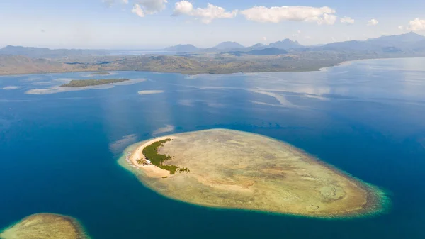 Denizyıldızı Adası, Puerto Princesa, Palawan. Honda Bay, Palawan'da Ada atlamalı Tur.