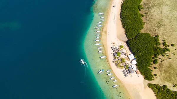 Denizyıldızı Adası, Puerto Princesa, Palawan. Honda Bay, Palawan'da Ada atlamalı Tur.