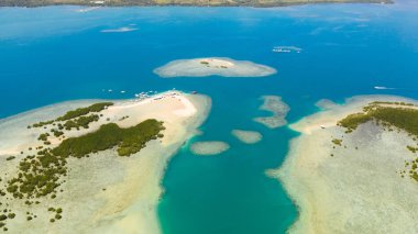 Luli adası, Puerto Princesa, Palawan. Honda Bay, Palawan'da Ada atlamalı Tur.