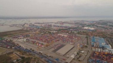 Surabaya, Java, Endonezya 'daki kargo ve yolcu limanı
