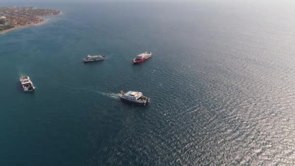 海の旅客フェリーポートGilimanuk 。バリ島インドネシア. — ストック動画