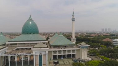 Surabaya Endonezya 'daki Al Akbar Camii.