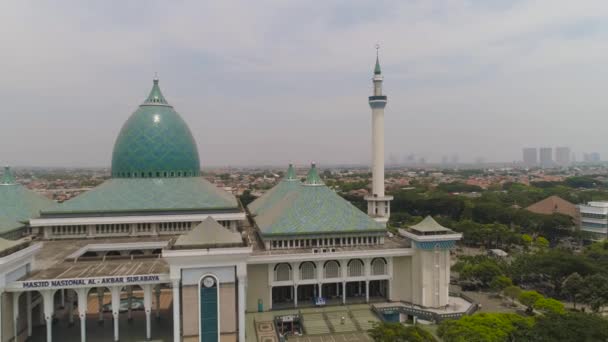 Mosque Al Akbar in Surabaya Indonesia. — Stock Video