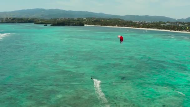 Kitesurfers na pláži Bulabog, ostrov Boracay, Filipíny — Stock video