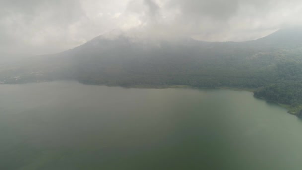 印度尼西亚巴厘山区的湖泊 — 图库视频影像