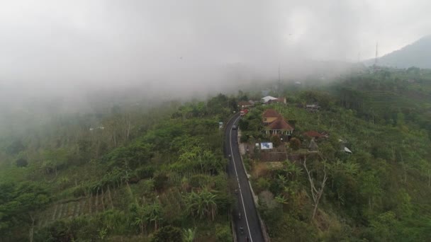 Paesaggio montano terreni agricoli e villaggio Bali, Indonesia. — Video Stock