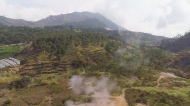 Volkanik plato Endonezya Dieng Platosu