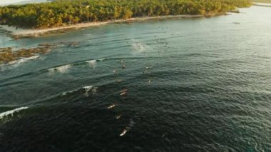 Siargao adasındaki Sörf Noktası 'na Cloud 9 deniyor..