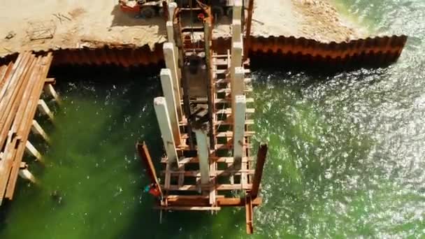 Brücke im Bau auf der Insel Siargao. — Stockvideo