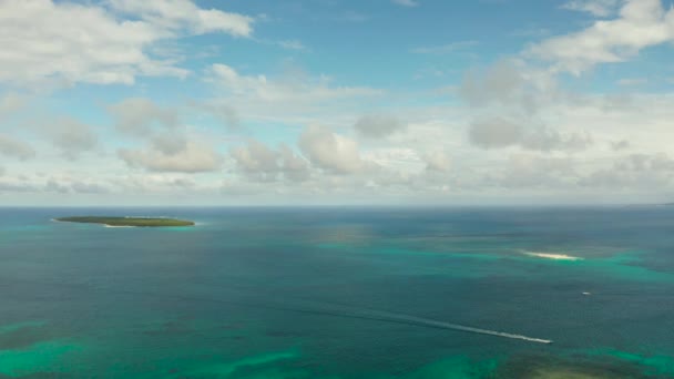 Seascape with tropical islands and turquoise water. — Stock Video