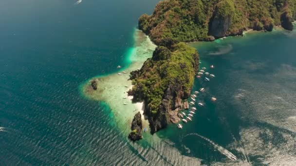 Isla tropical con playa de arena. El nido, Filipinas — Vídeo de stock