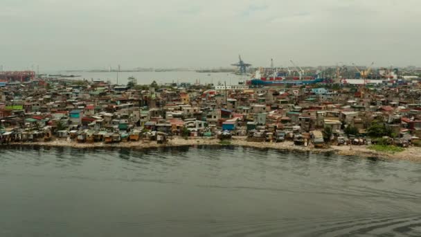 Manila 'nın gecekondu ve yoksul semtleri. — Stok video