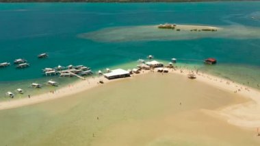 Luli adası, Puerto Princesa, Palawan. Honda Bay, Palawan'da Ada atlamalı Tur.