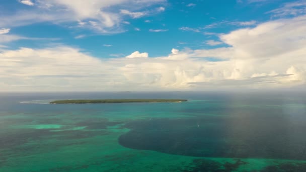 Time lapse: blauwe zee en wolken in de Filipijnen. — Stockvideo