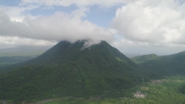 Гірський пейзаж у філіппінах . — стокове відео