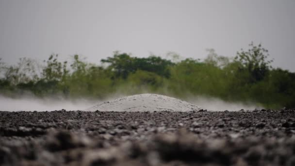 Mud volcano Bledug Kuwu, Indonesia — Stock Video