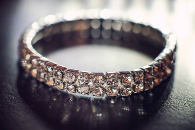 Lüks kaliteli bilezik natürmort detay görünümü