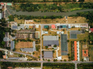 Kanalizasyon arıtma tesisi Endüstriyel su arıtma Drone havadan görünümü