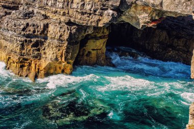 Boca Inferno Cascais Hells Ağız su dolu büyük mağara