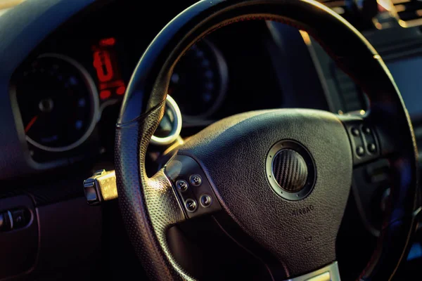 Vista Del Coche Con Coche Deportivo Interior Negro —  Fotos de Stock