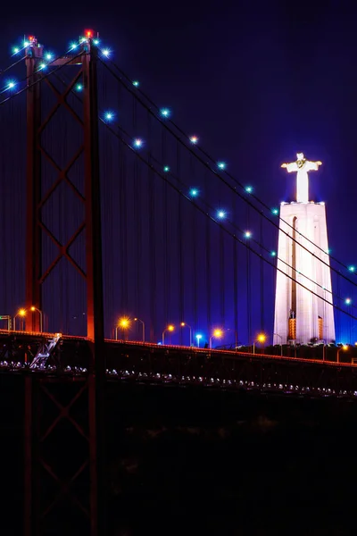 Dubna Most Ježíšským Sochou Lisabonu Noci — Stock fotografie