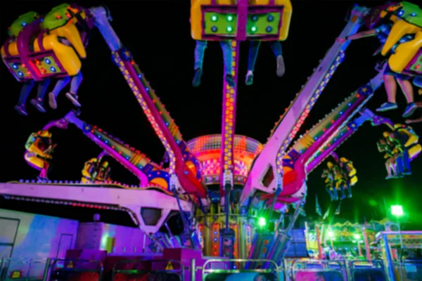 Flou Promenade Dans Parc Attractions Nuit Image Conceptuelle Divertissement Plaisir — Photo