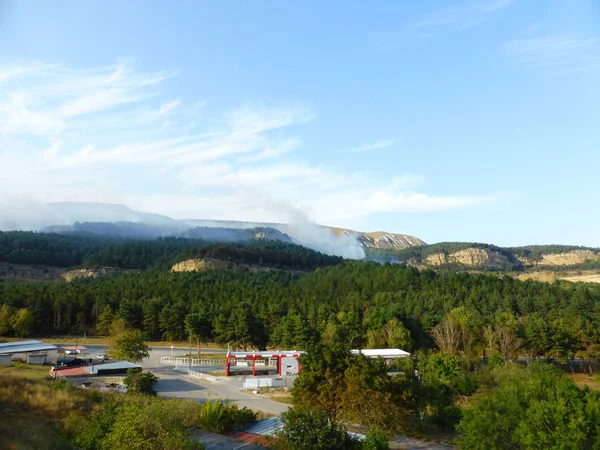 Feu Dans Les Bois Sur Ring Mount Ville Kislovodsk Russie — Photo