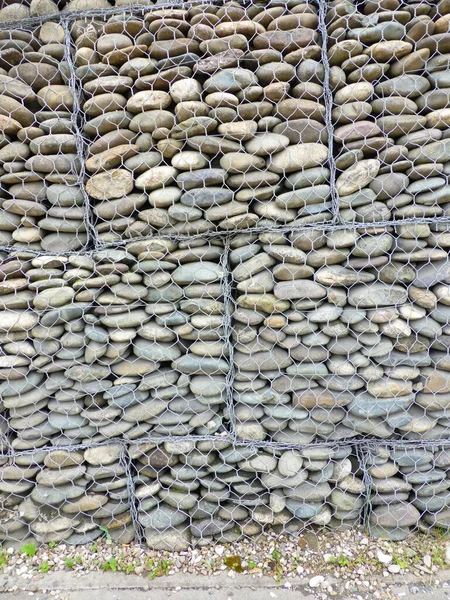 Pared Piedras Bajo Rejilla Gaviones — Foto de Stock