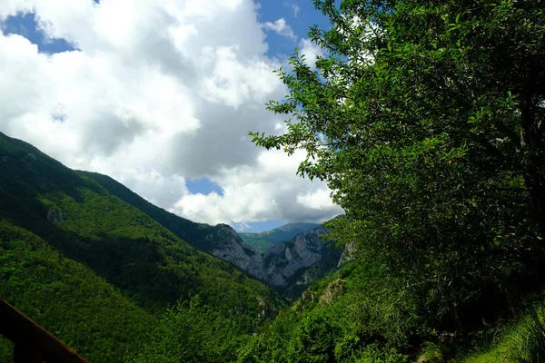 ピエモンテの山々の背景 — ストック写真