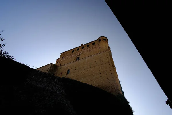 Château médiéval de Serralunga d'alba — Photo