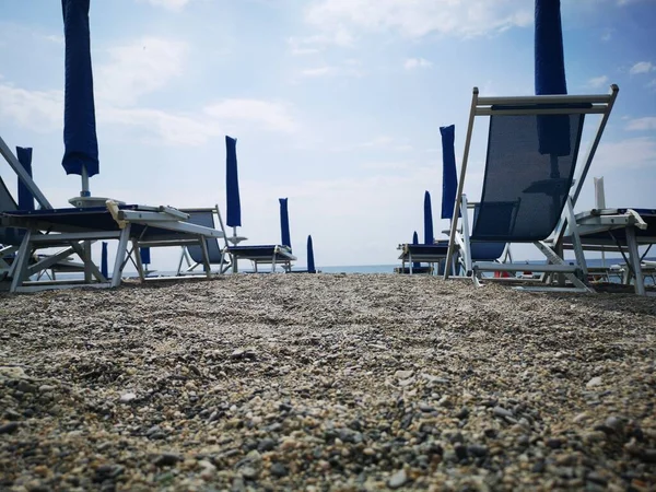 Geometrie Ombrelloni Sdraio Sulle Spiagge Italiane Liguria Tempo Del Coronavirus — Foto Stock