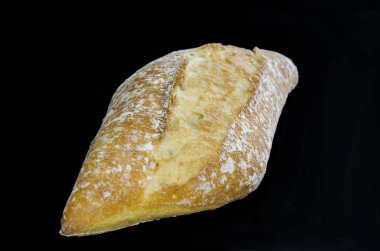 Siyah arka plan ile ekmek