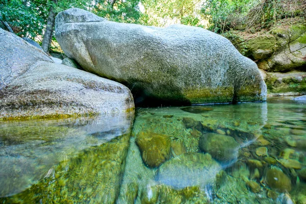 結晶水をもつ湖 — ストック写真