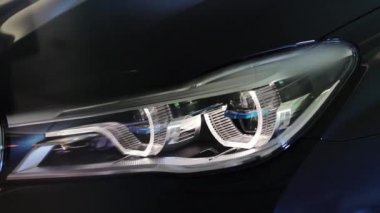 Araba Far yanıp sönen ile