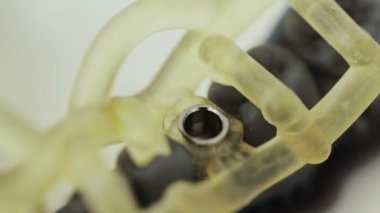 Yönlendirilmiş diş implantasyon için kollu yazdırılan şablonu