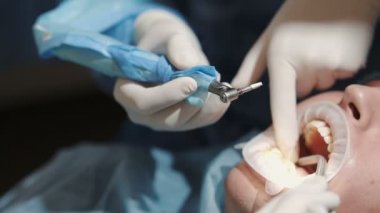 Hastaya implant diş hekimleri eller twist