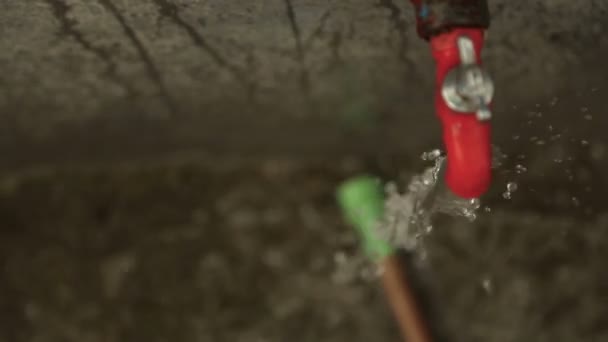 Wasting Water Dripping From Old Outdoor Faucet — Stock videók